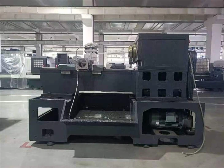 CNC HORIZONTAL LATHE WITH ROLLING GUIDE